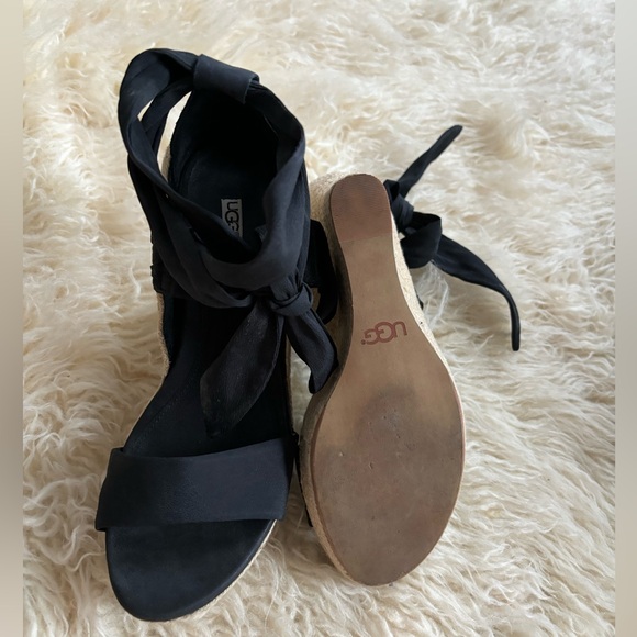 Ugg black fabric bow tie wedges - Picture 3 of 4